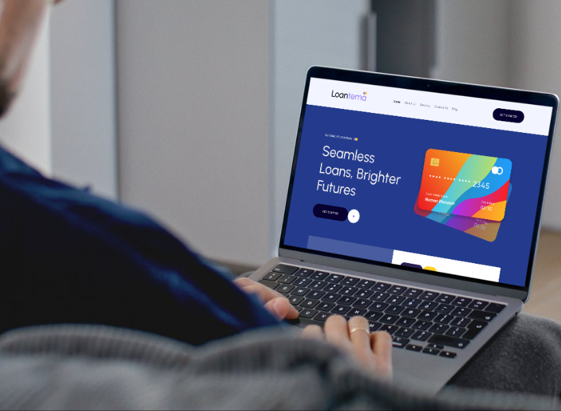 Użytkownik korzystający z cyfrowej platformy pożyczkowej na laptopie — z intuicyjnym, płynnym interfejsem